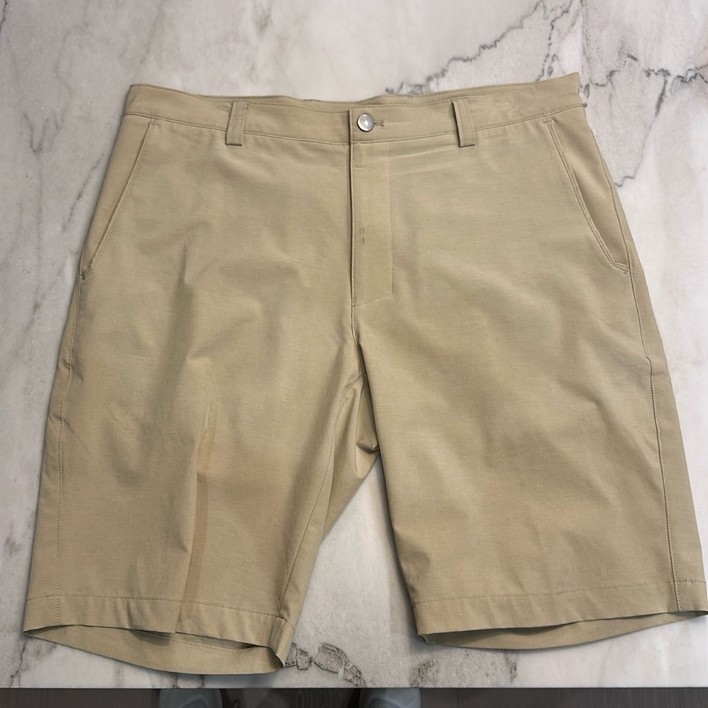 Peter Millar Performance Shorts - 34 waist like new shorts w/ Tags